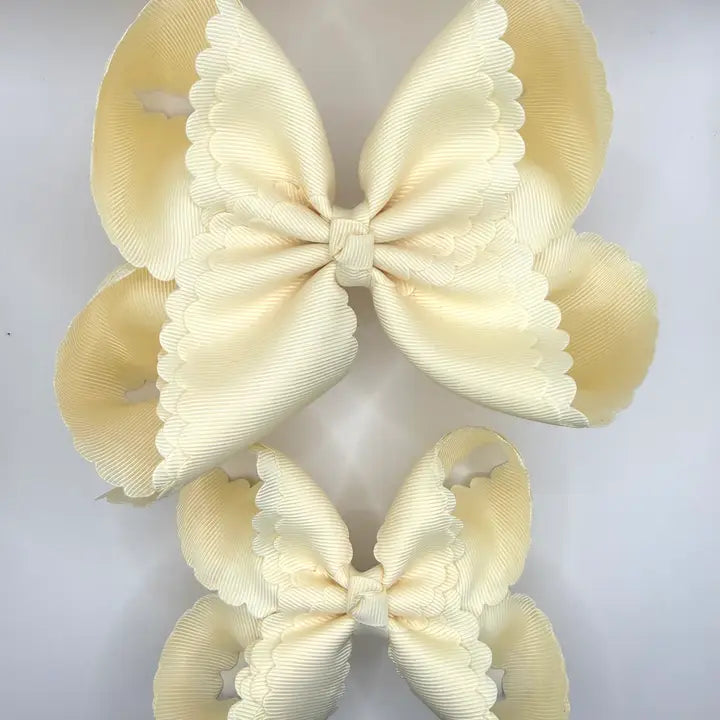 Ivory Scallop Bow - 6"