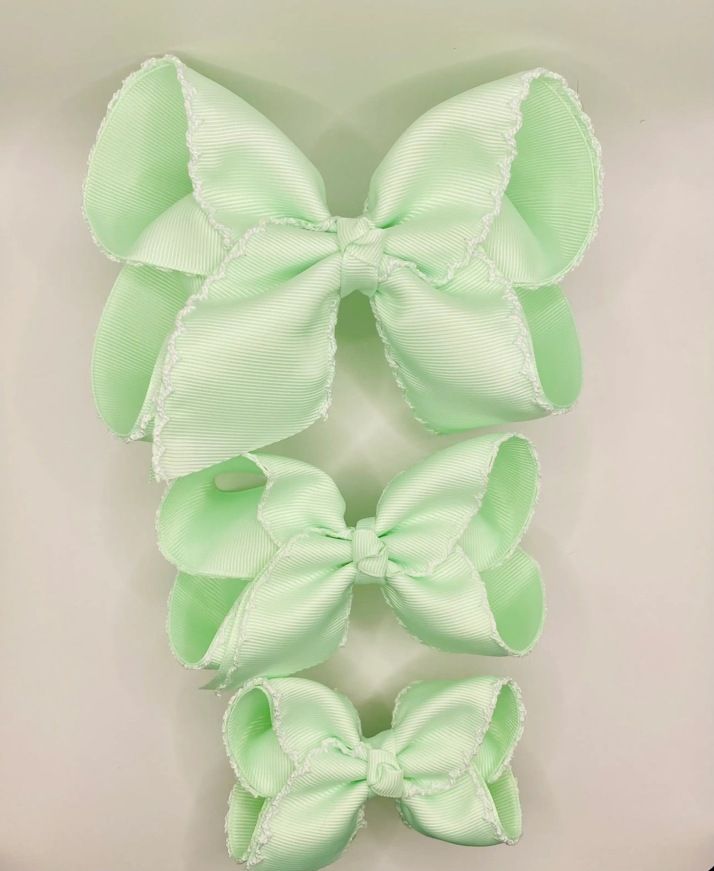 Light Green Moonstitch Bow 5.5"