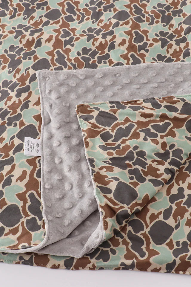 Camouflage antler embroidery blanket (57*63 inch)