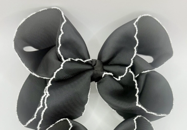 Black Moonstitch Bow 5.5"