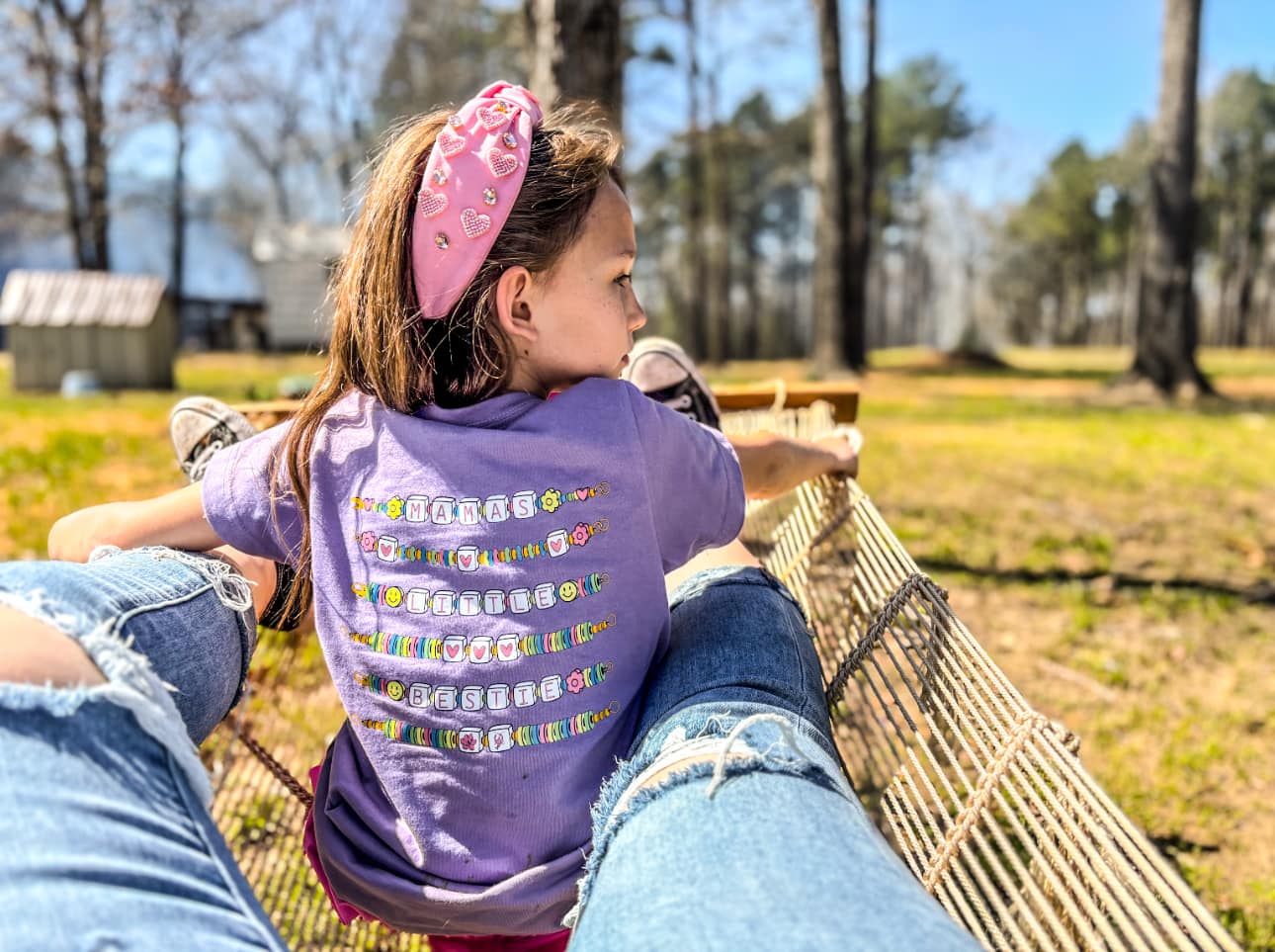 Mama's Bestie Friendship Bracelet Tee (Magnolia Mudbugs)