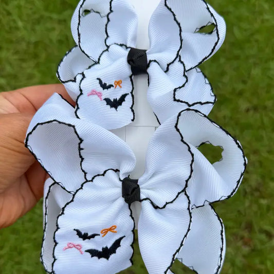 Batty For Bows 5"