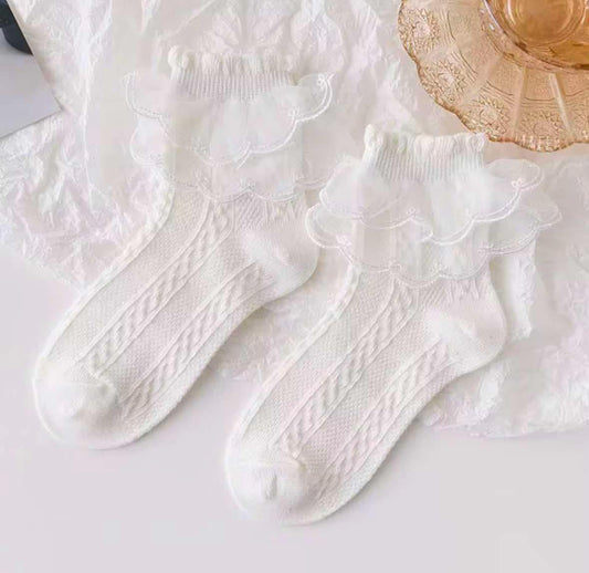White Lace Ankle Socks