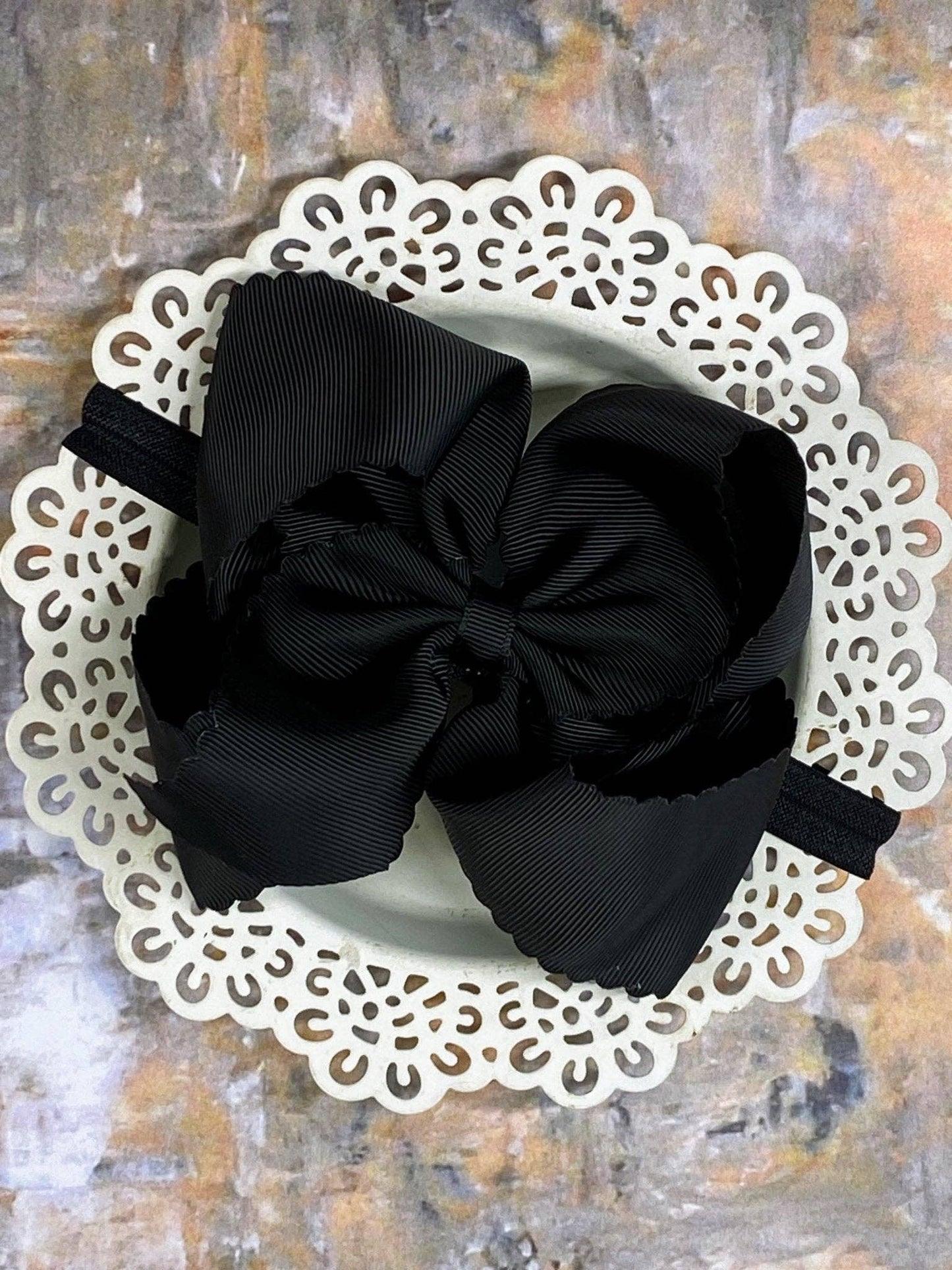 5.5" Oversize Scalloped Hair Bow - Headband