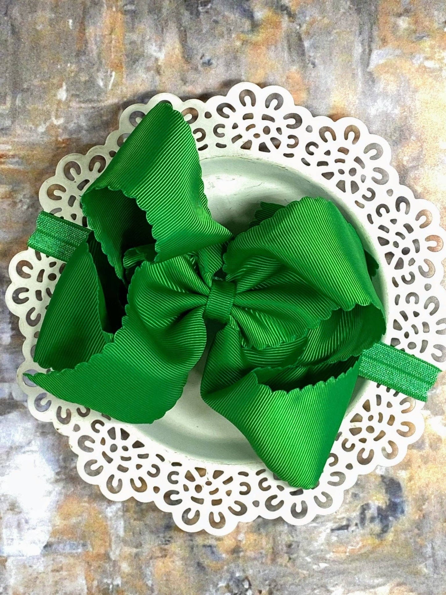 5.5" Oversize Scalloped Hair Bow - Headband
