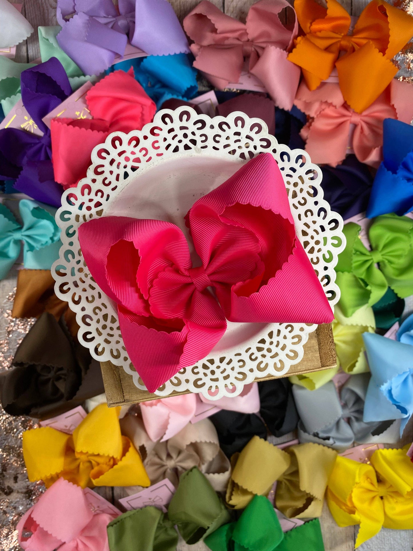5.5" Oversize Scalloped Hair Bow - Headband