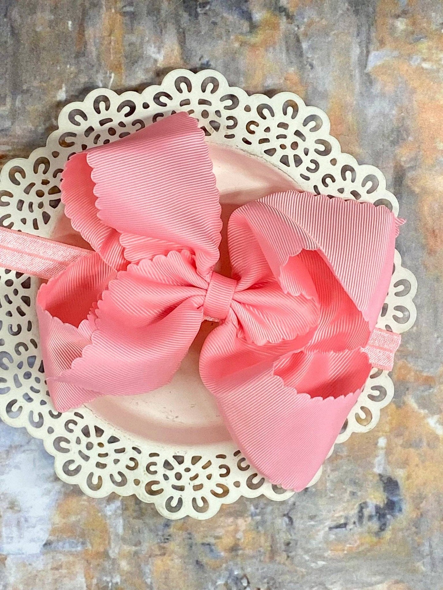 5.5" Oversize Scalloped Hair Bow - Headband