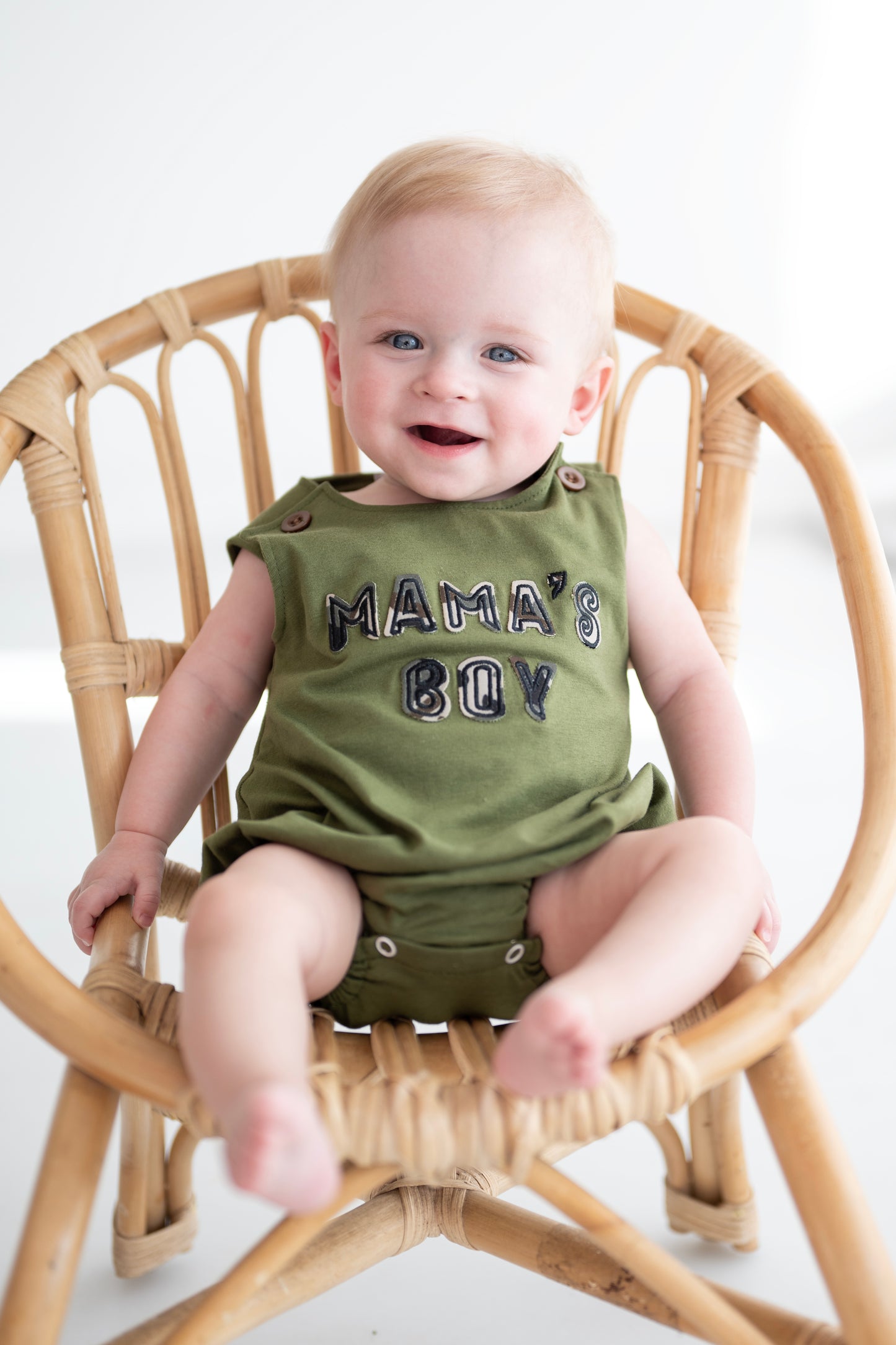 Mama's Boy Applique Bubble