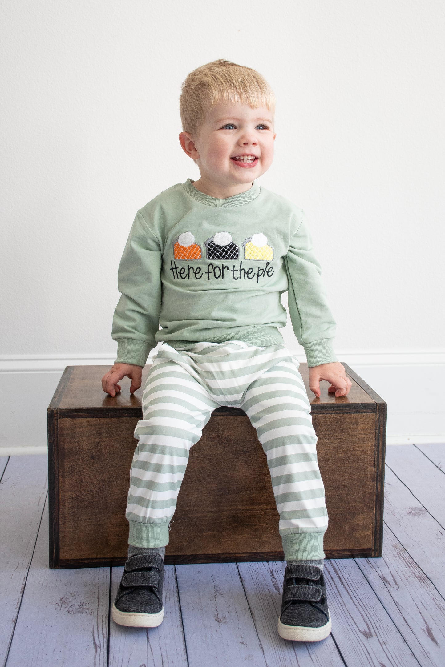 Here for the Pie Jogger Set