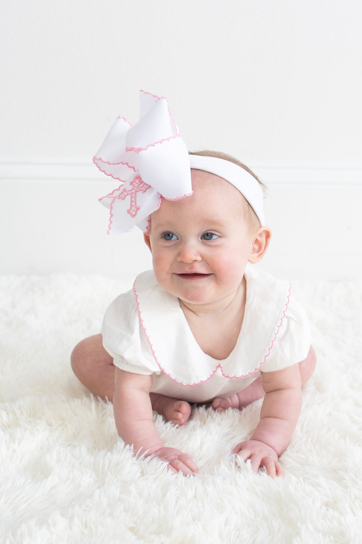 White Short Sleeve Solid Color Romper (pink trim)
