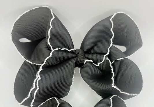 Black Moonstitch Bow 5.5"