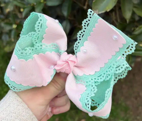 Penelope Bow - 6"