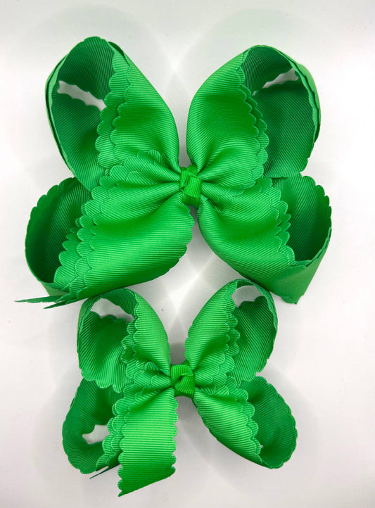 Green Scallop Bow 6"