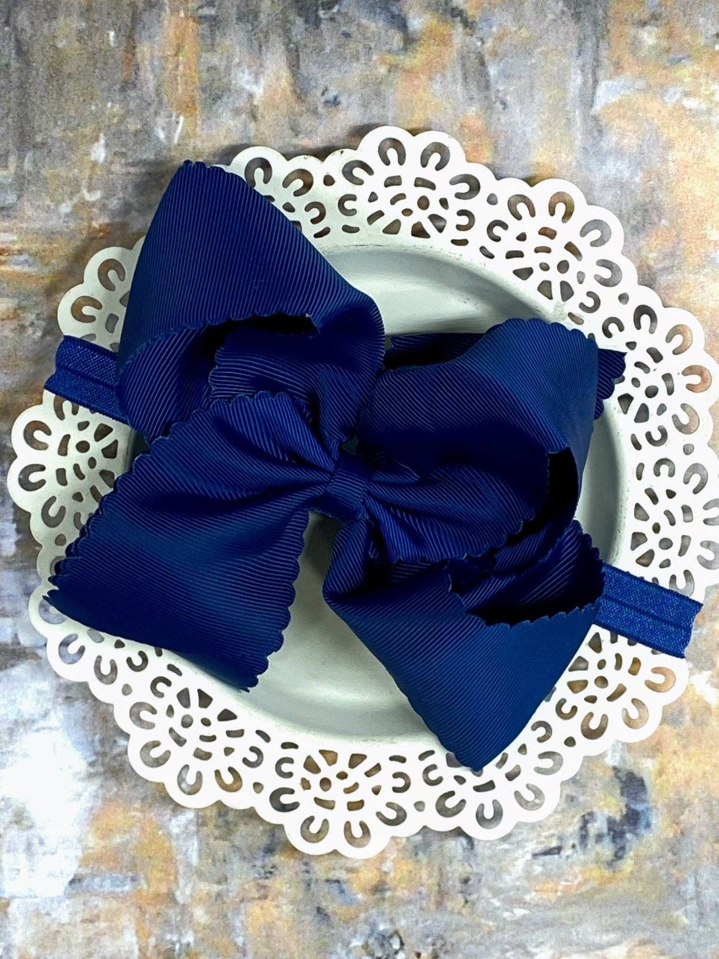 5.5" Oversize Scalloped Hair Bow - Headband