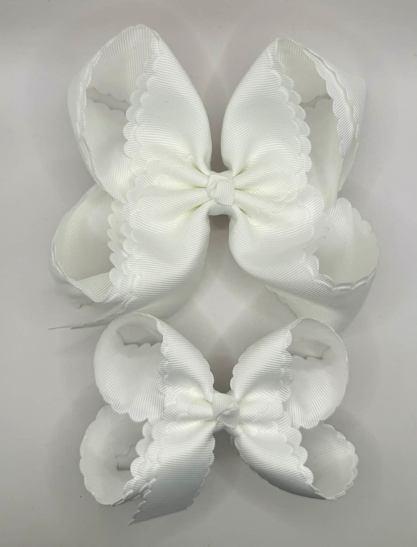 White Scallop Bow (Luminous Sky) 6"
