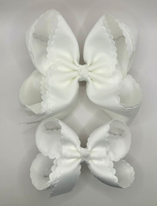 White Scallop Bow (Luminous Sky) 6"