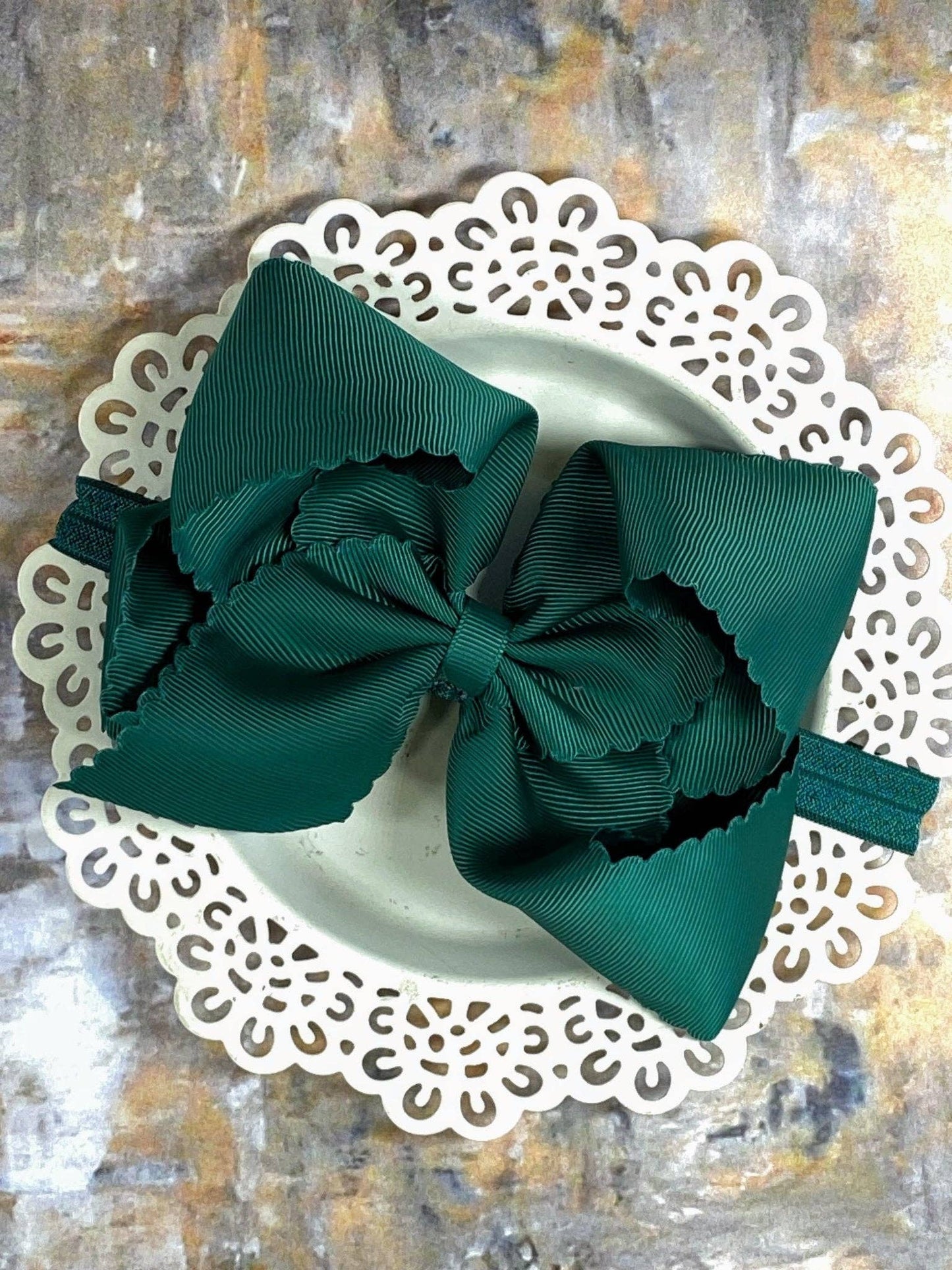 5.5" Oversize Scalloped Hair Bow - Headband